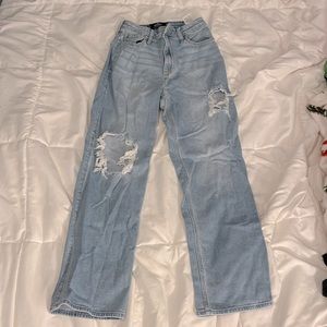 Hollister ultra high rise dad jeans, size 1R